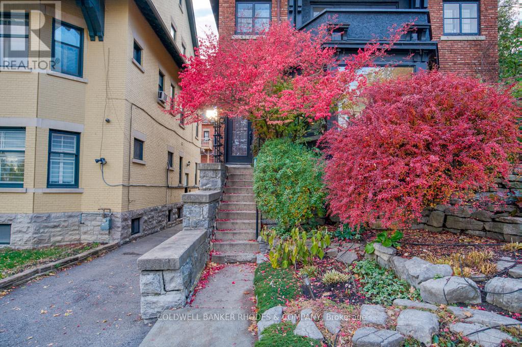 1 - 8 1/5 Range Road, Ottawa, Ontario  K1N 8J3 - Photo 2 - X12542126