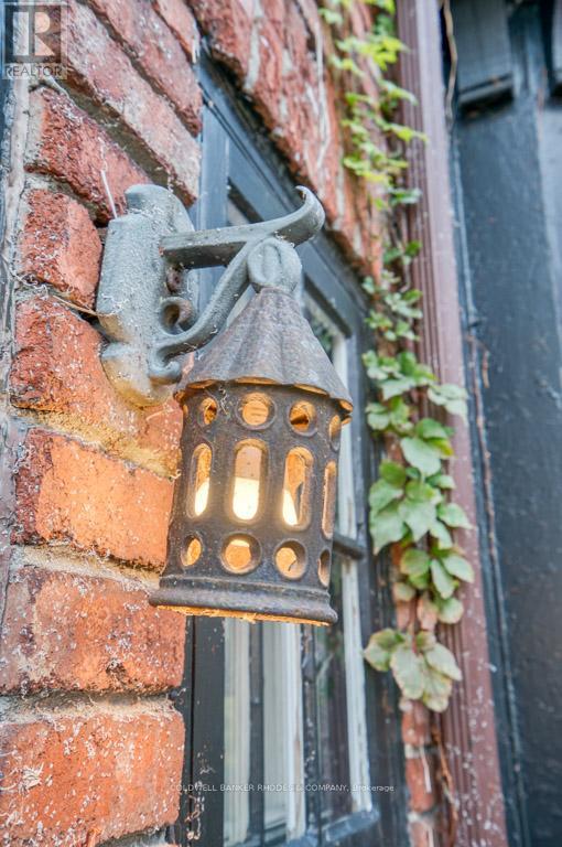 1 - 8 1/5 Range Road, Ottawa, Ontario  K1N 8J3 - Photo 4 - X12542126