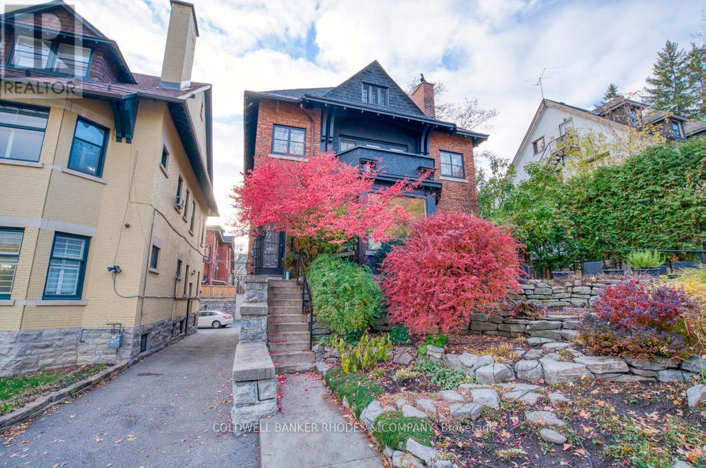 #1 On 2nd Floor - 8 1/2 Range Road, Ottawa, Ontario  K1N 8J3 - Photo 1 - X12542132