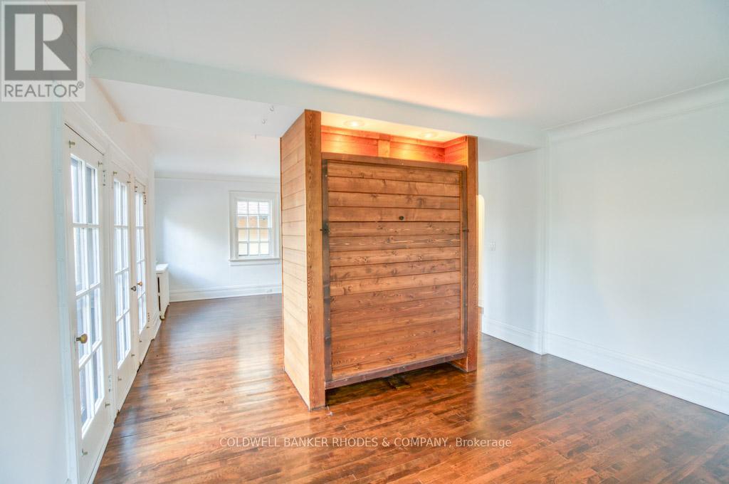 #1 On 2nd Floor - 8 1/2 Range Road, Ottawa, Ontario  K1N 8J3 - Photo 10 - X12542132