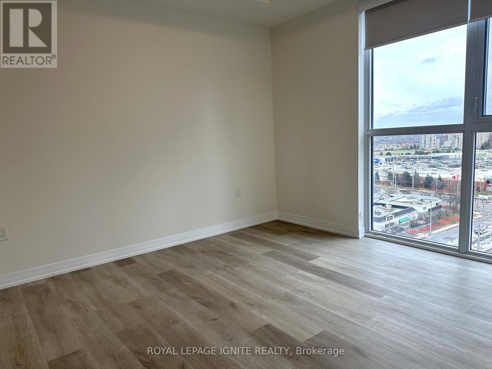 1304 - 15 Watergarden Drive, Mississauga, Ontario  L5R 0H4 - Photo 13 - W12541854