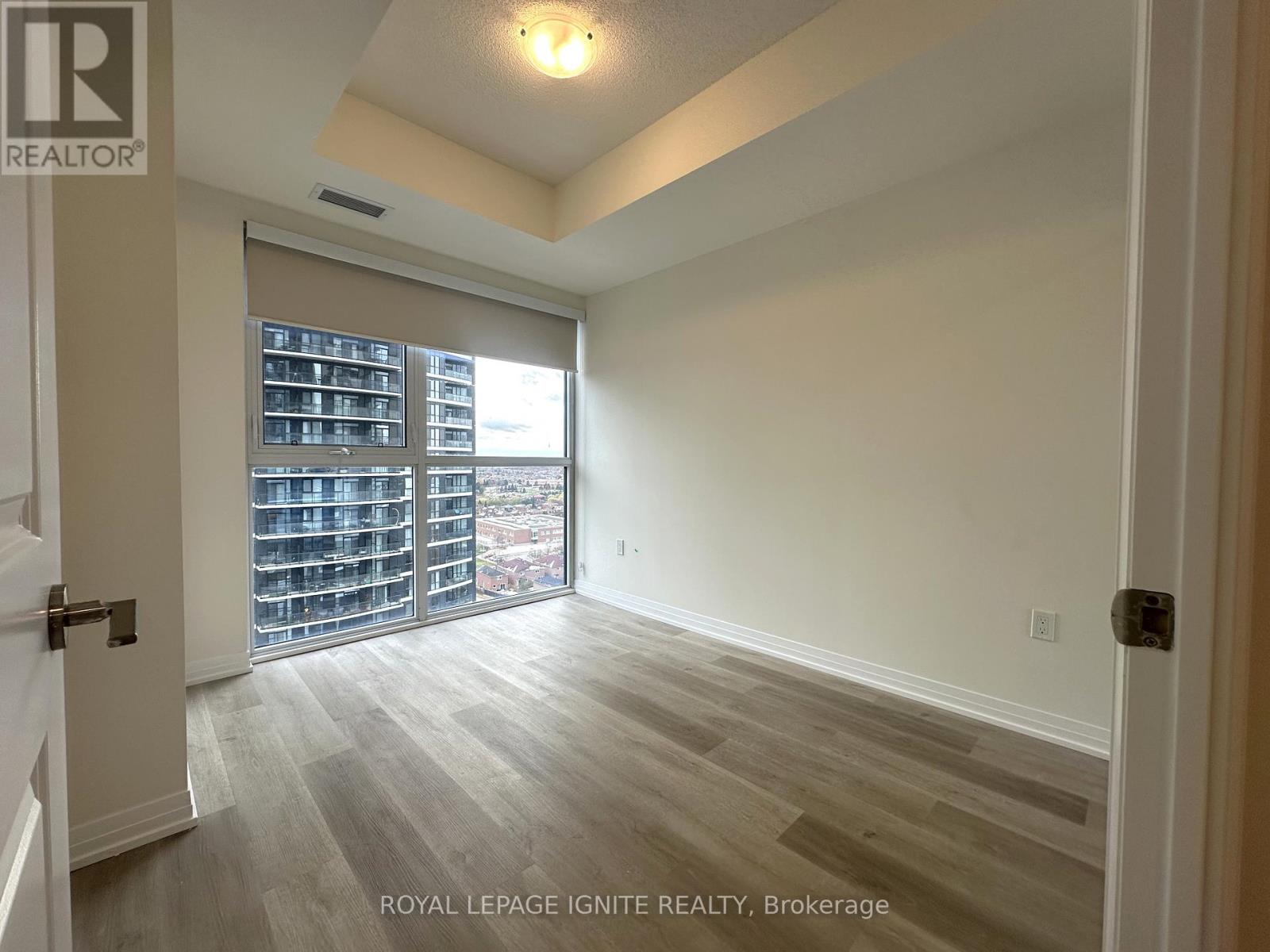 1304 - 15 Watergarden Drive, Mississauga, Ontario  L5R 0H4 - Photo 16 - W12541854