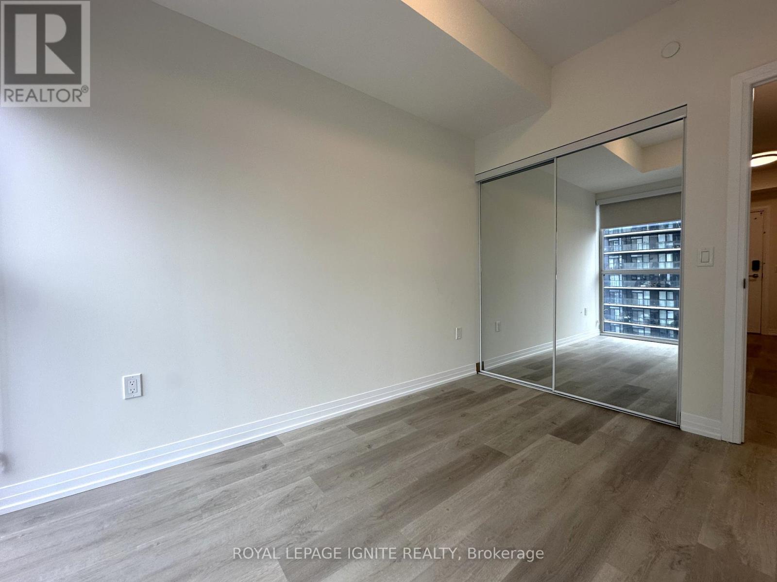 1304 - 15 Watergarden Drive, Mississauga, Ontario  L5R 0H4 - Photo 17 - W12541854