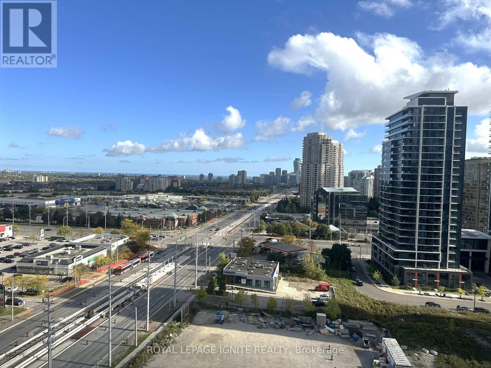 1304 - 15 Watergarden Drive, Mississauga, Ontario  L5R 0H4 - Photo 23 - W12541854