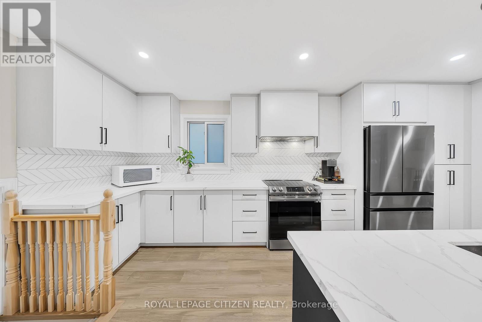 2389 Cobbinshaw Circle, Mississauga, Ontario  L5N 2G2 - Photo 10 - W12541924