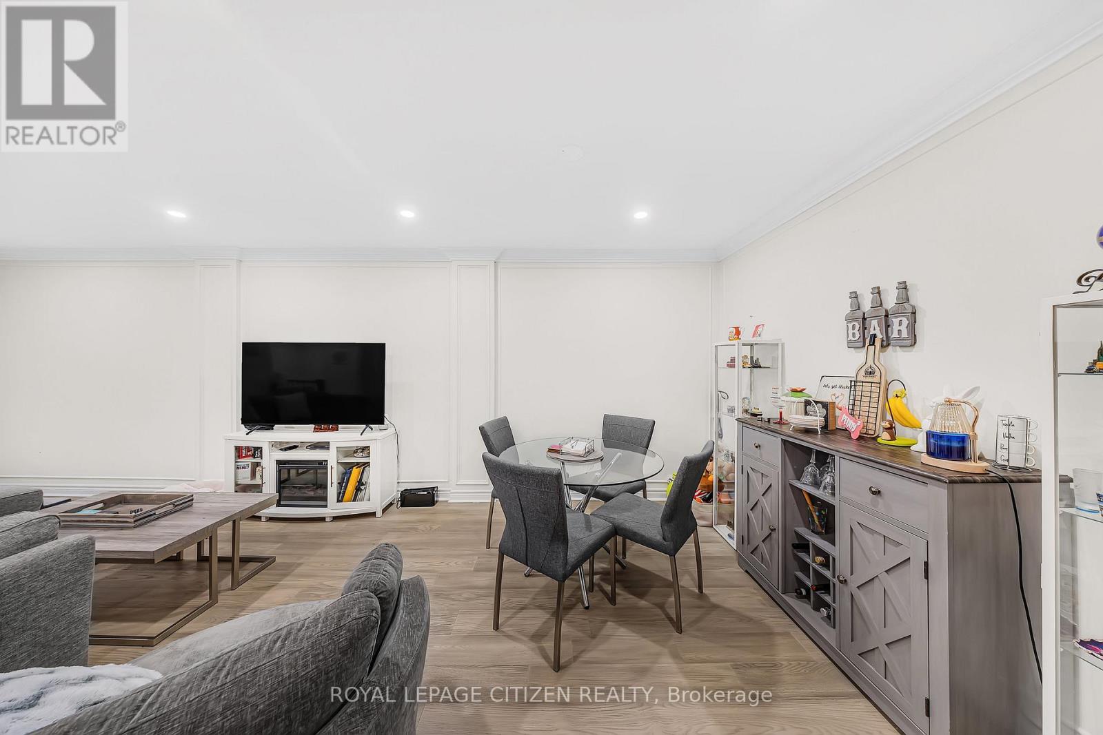 2389 Cobbinshaw Circle, Mississauga, Ontario  L5N 2G2 - Photo 14 - W12541924