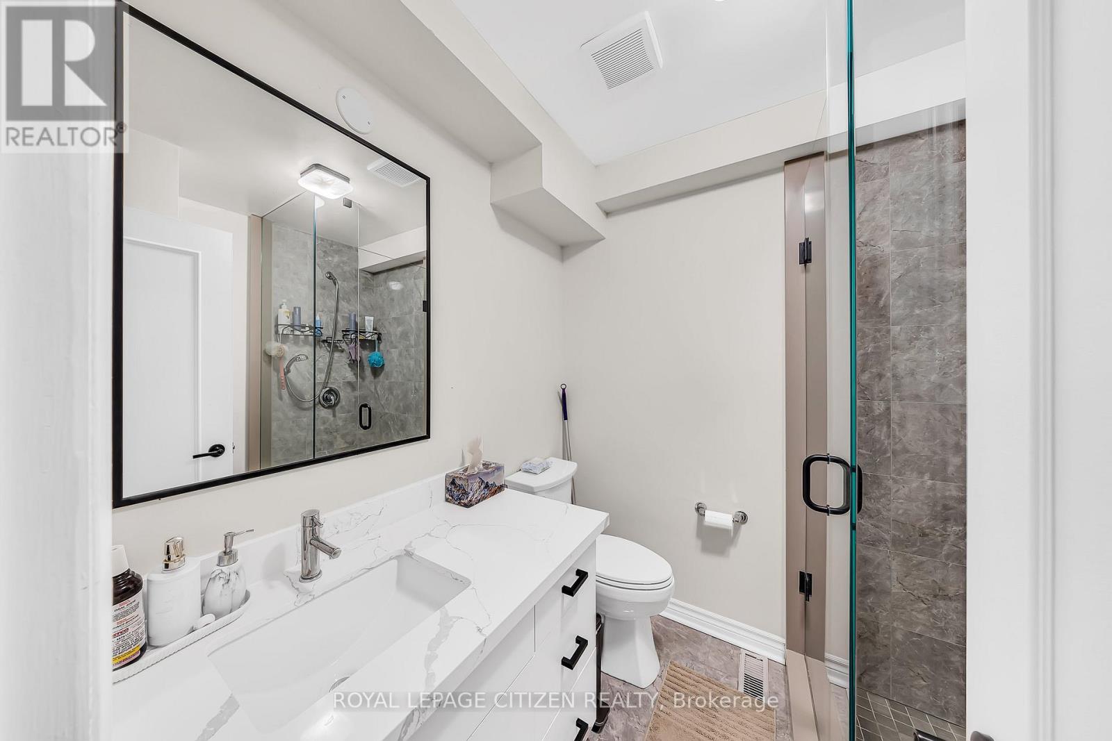 2389 Cobbinshaw Circle, Mississauga, Ontario  L5N 2G2 - Photo 15 - W12541924