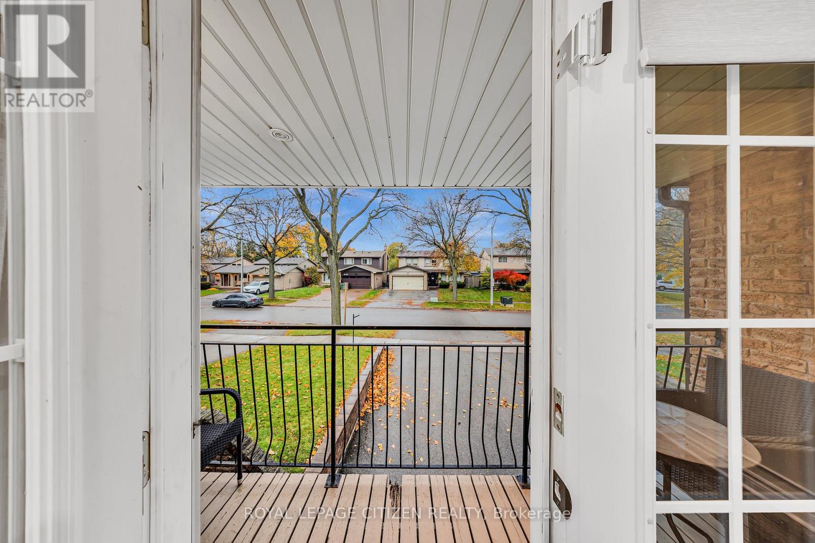 2389 Cobbinshaw Circle, Mississauga, Ontario  L5N 2G2 - Photo 7 - W12541924