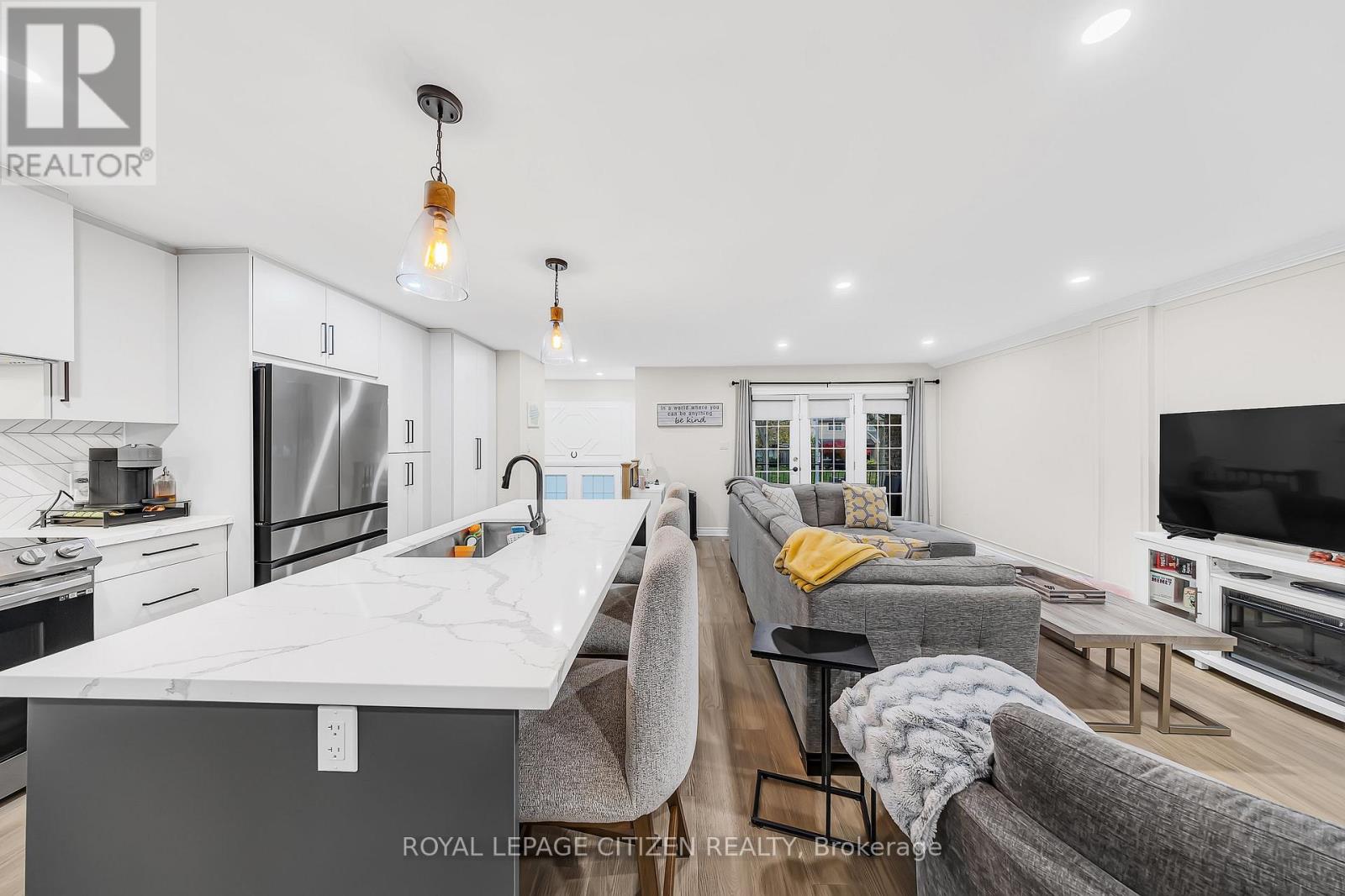 2389 Cobbinshaw Circle, Mississauga, Ontario  L5N 2G2 - Photo 9 - W12541924