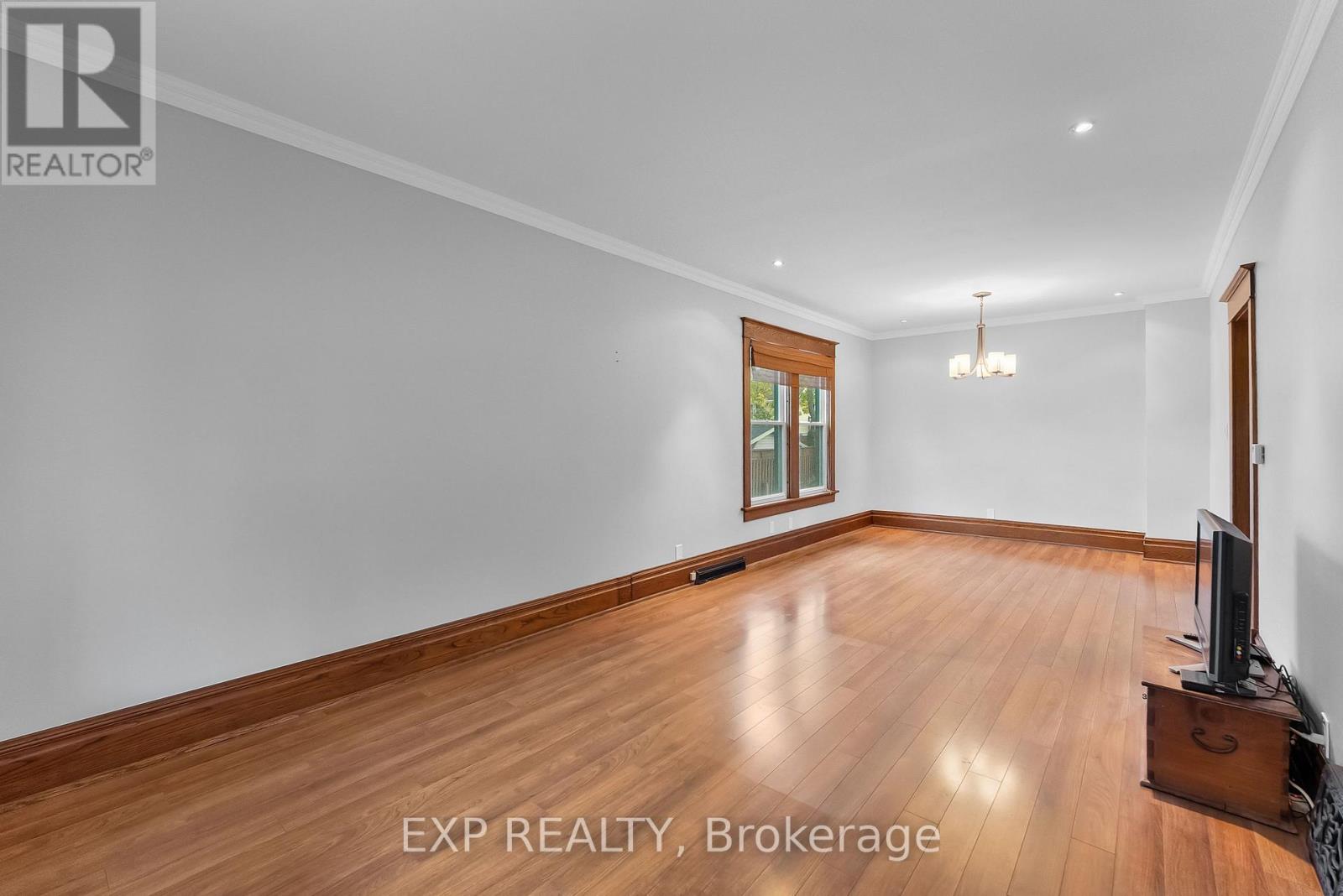 4364 Otter Street, Niagara Falls, Ontario  L2E 1G4 - Photo 11 - X12541974