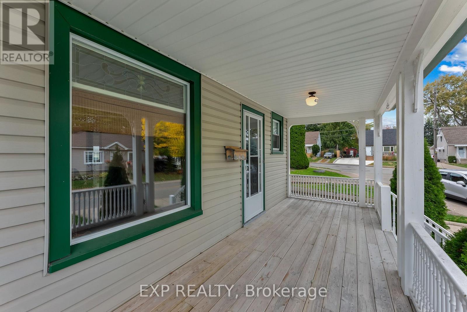 4364 Otter Street, Niagara Falls, Ontario  L2E 1G4 - Photo 6 - X12541974