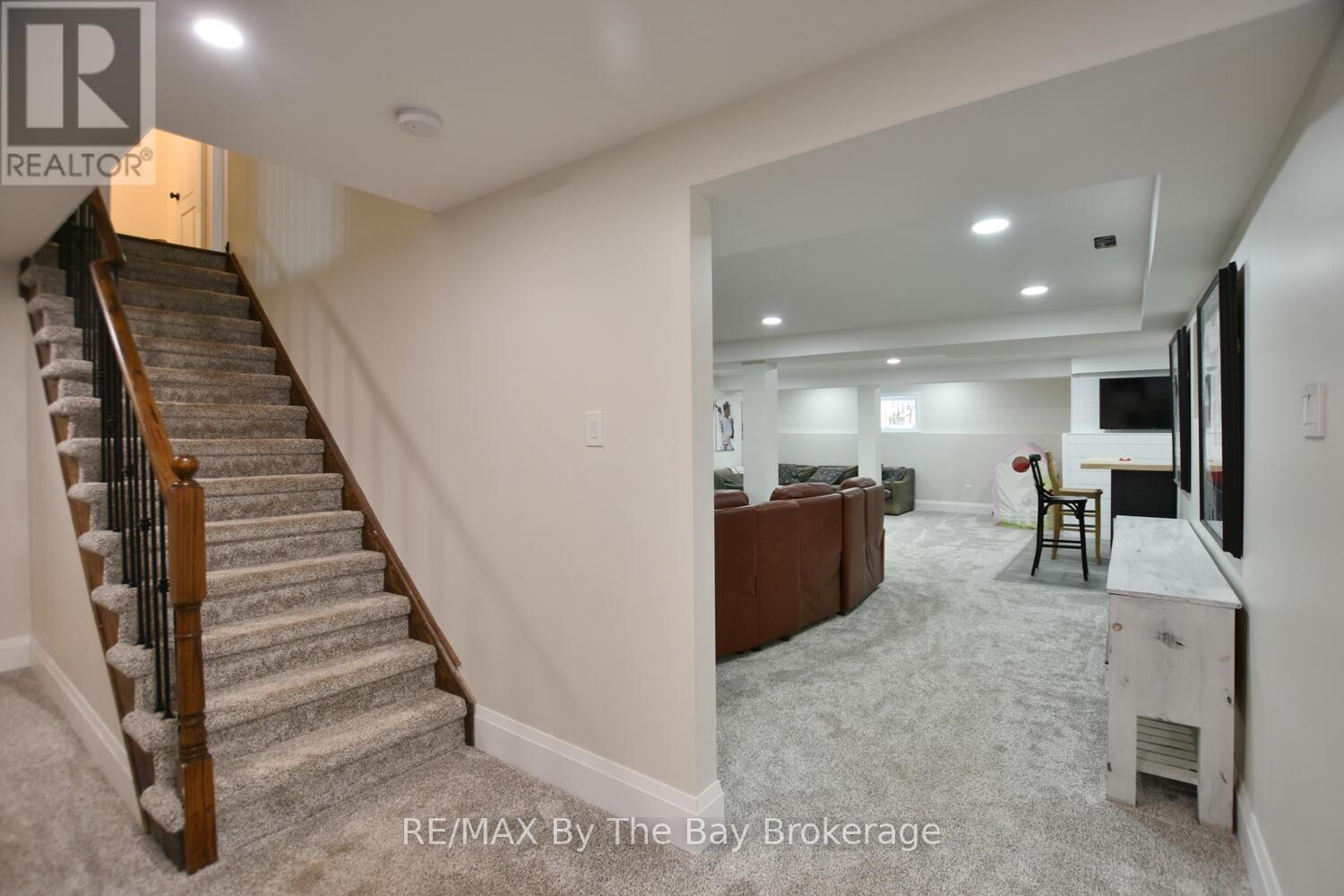 17 Basswood Drive, Wasaga Beach, Ontario  L9Z 0A8 - Photo 33 - S12542036