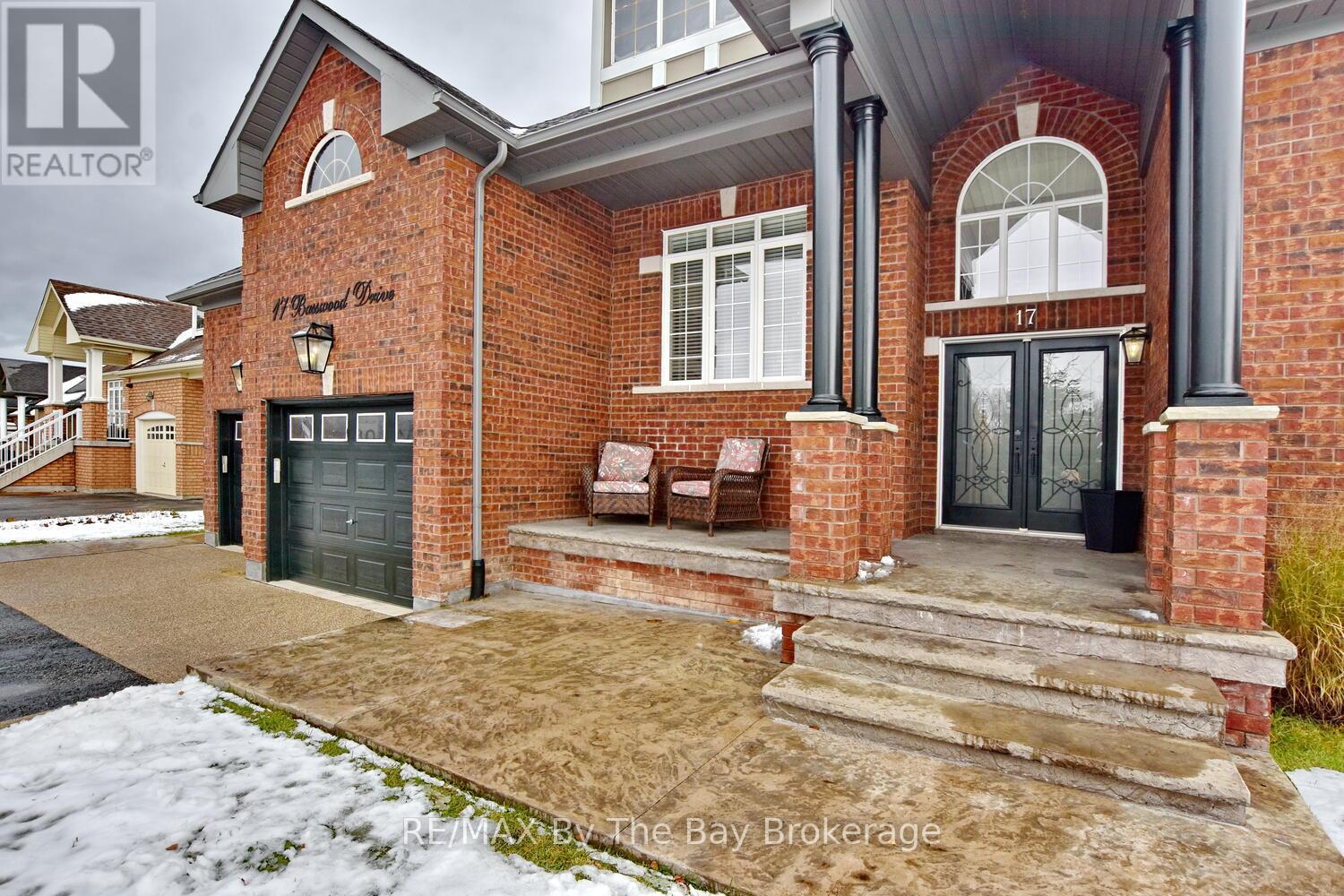 17 Basswood Drive, Wasaga Beach, Ontario  L9Z 0A8 - Photo 8 - S12542036