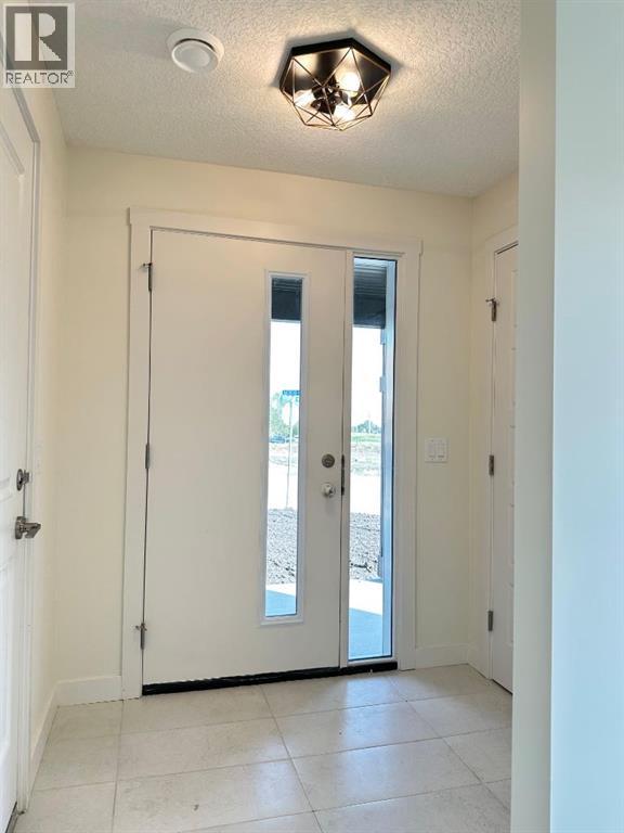 13 Waterford Glen, Chestermere, Alberta  T1X 2T8 - Photo 4 - A2216188