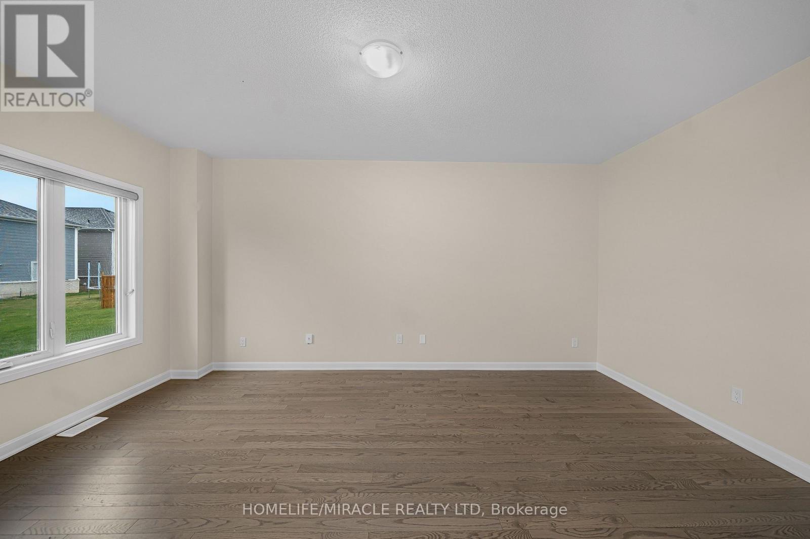 107 Oakmont Drive, Loyalist, Ontario  K0H 1G0 - Photo 12 - X12541868