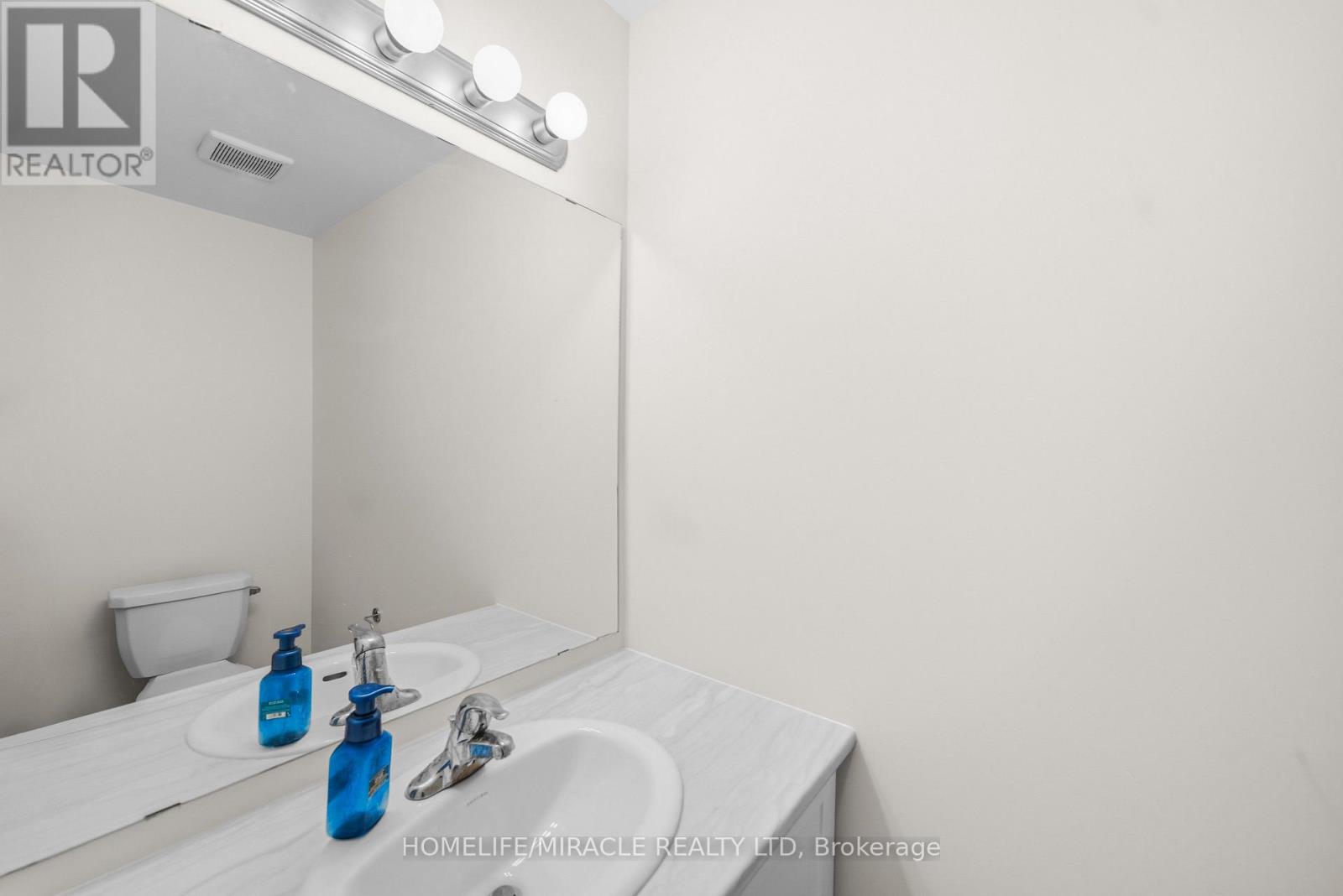 107 Oakmont Drive, Loyalist, Ontario  K0H 1G0 - Photo 14 - X12541868