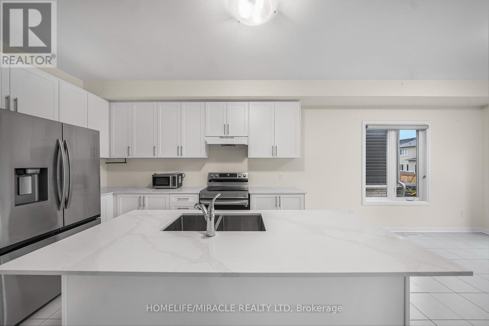 107 Oakmont Drive, Loyalist, Ontario  K0H 1G0 - Photo 7 - X12541868