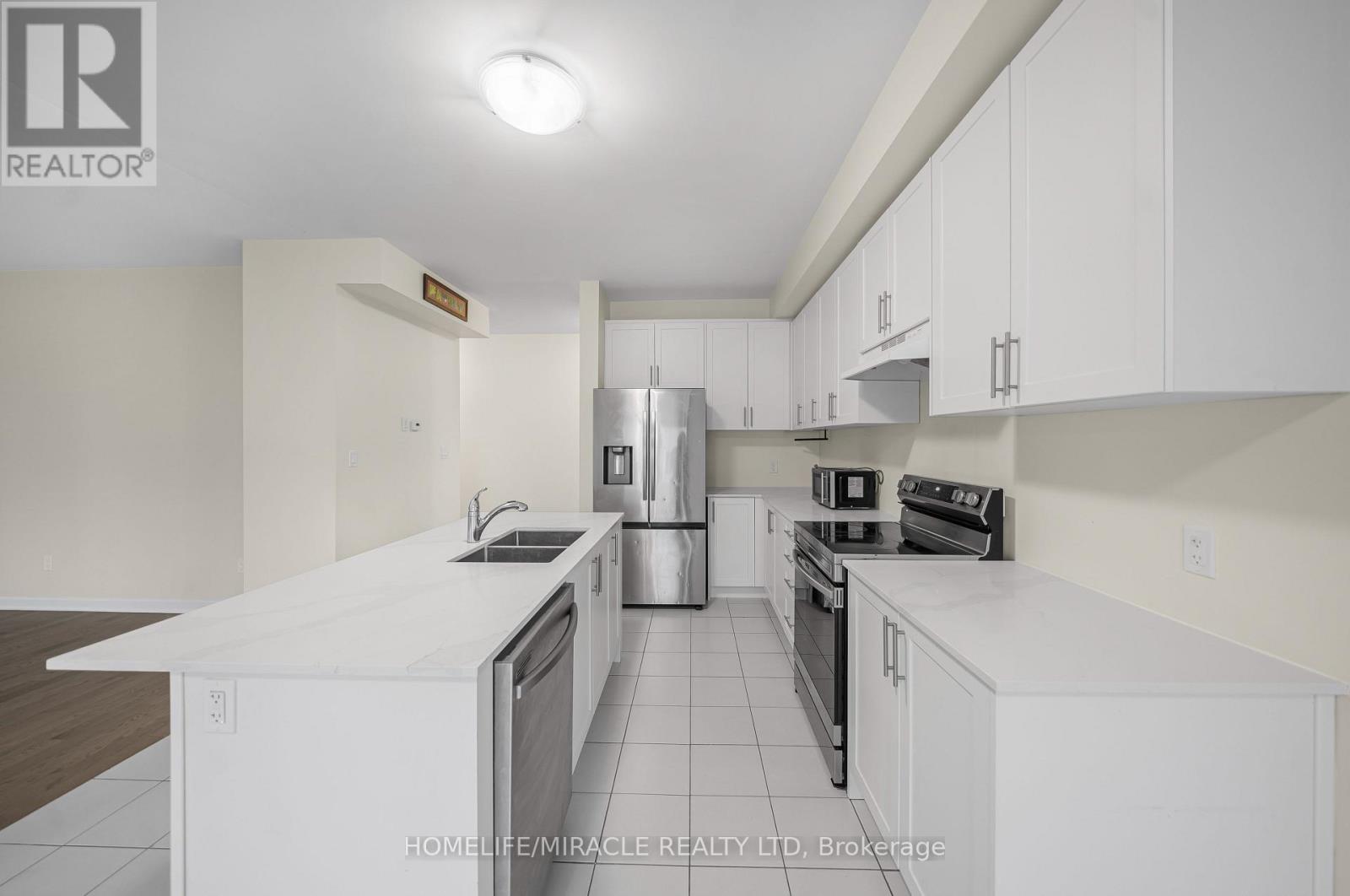 107 Oakmont Drive, Loyalist, Ontario  K0H 1G0 - Photo 8 - X12541868