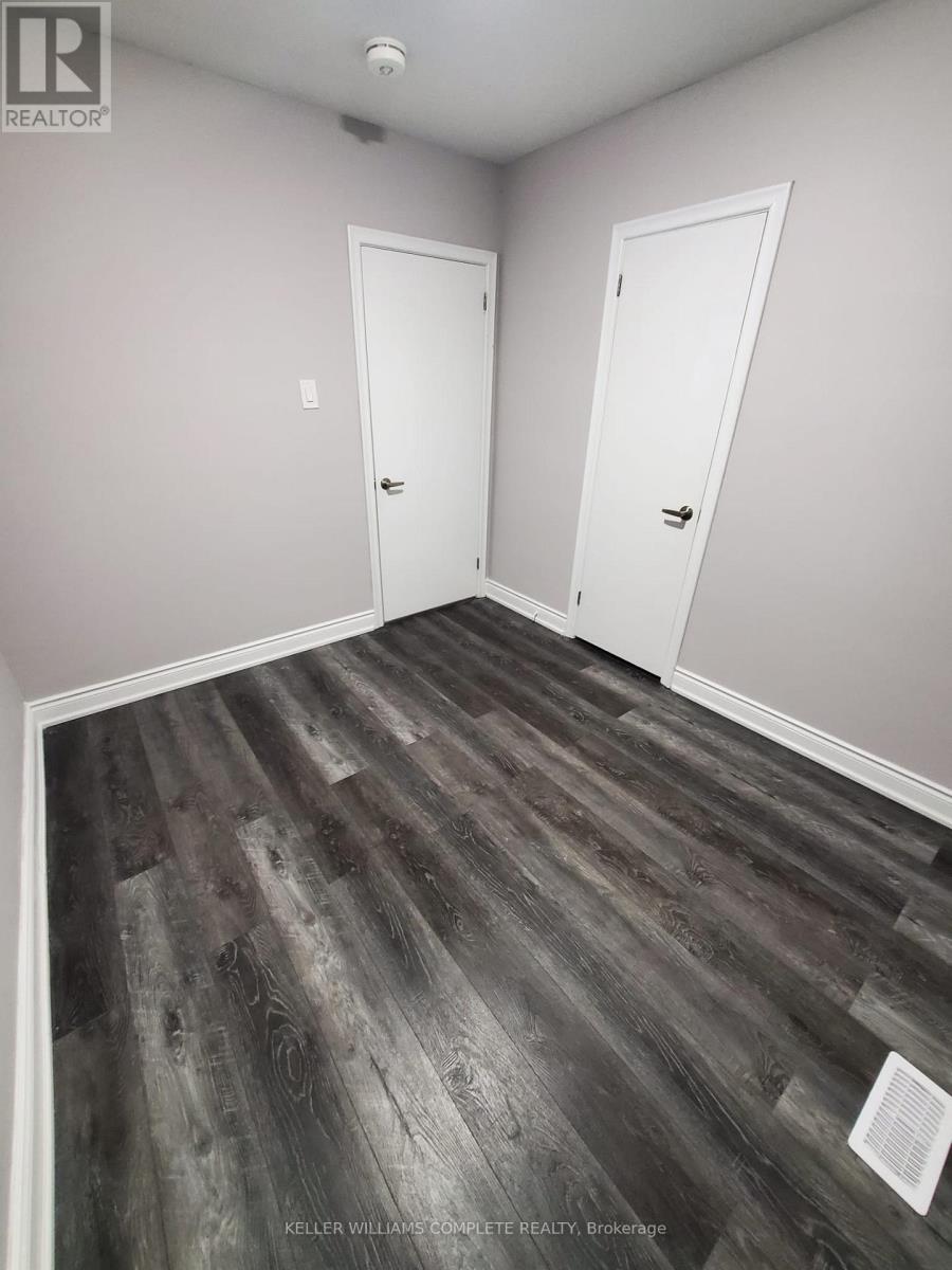 Upper - 15 Camille Court, Hamilton, Ontario  L8T 2C8 - Photo 2 - X12541874