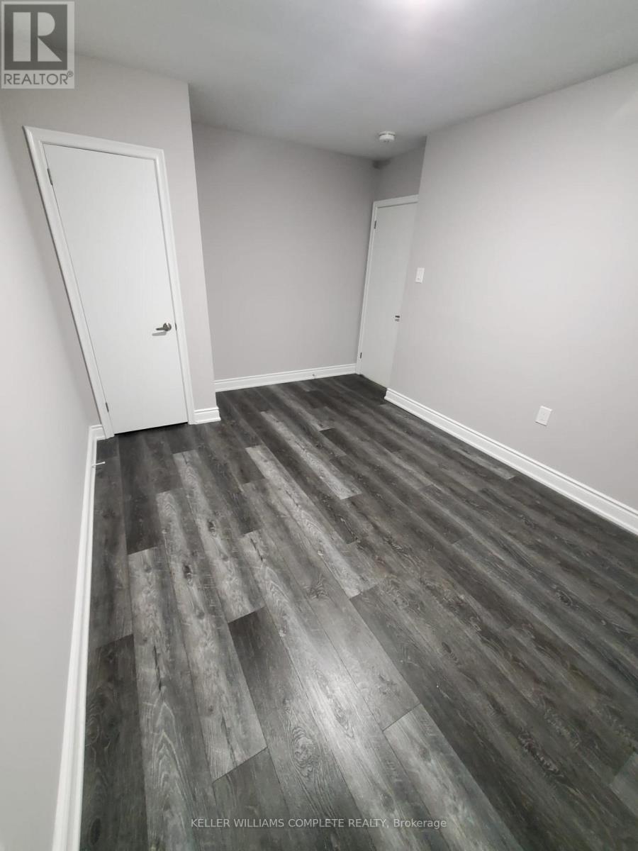 Upper - 15 Camille Court, Hamilton, Ontario  L8T 2C8 - Photo 3 - X12541874