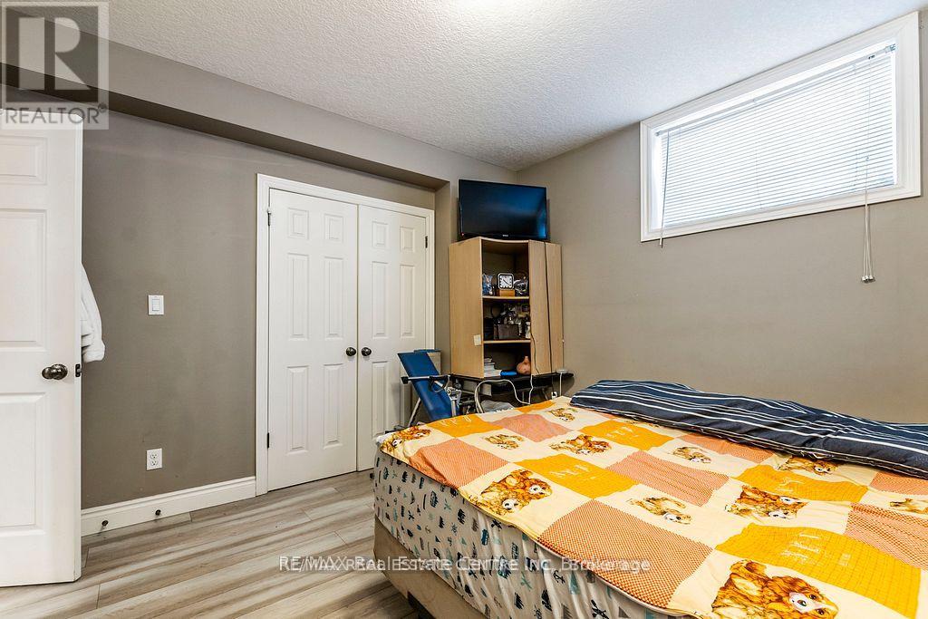 8b - 38 Howe Drive, Kitchener, Ontario  N2E 0E3 - Photo 13 - X12541892