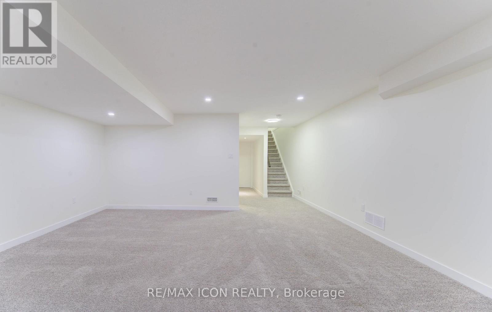 894 Robert Ferrie Drive, Kitchener, Ontario  N2R 0P2 - Photo 38 - X12541932