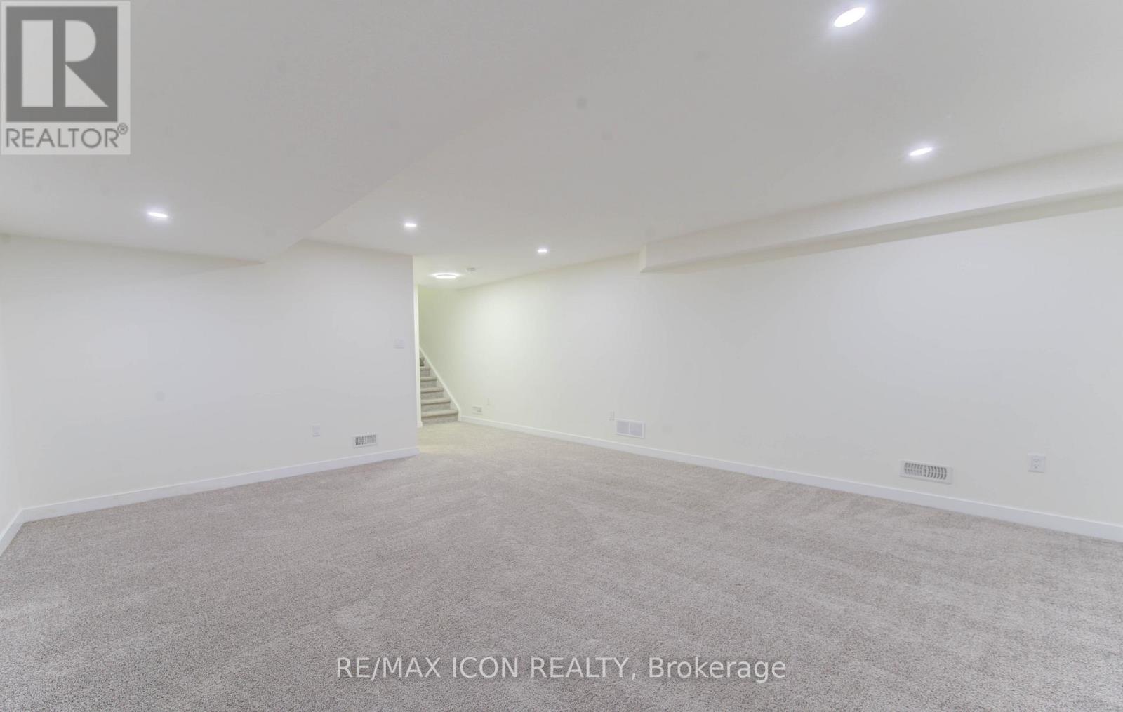 894 Robert Ferrie Drive, Kitchener, Ontario  N2R 0P2 - Photo 39 - X12541932