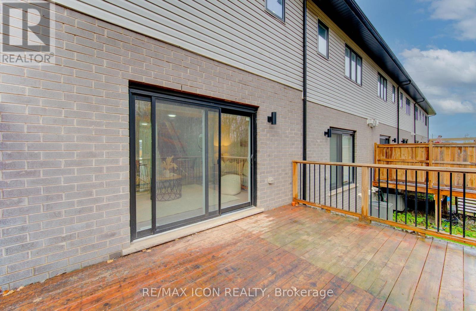 894 Robert Ferrie Drive, Kitchener, Ontario  N2R 0P2 - Photo 43 - X12541932