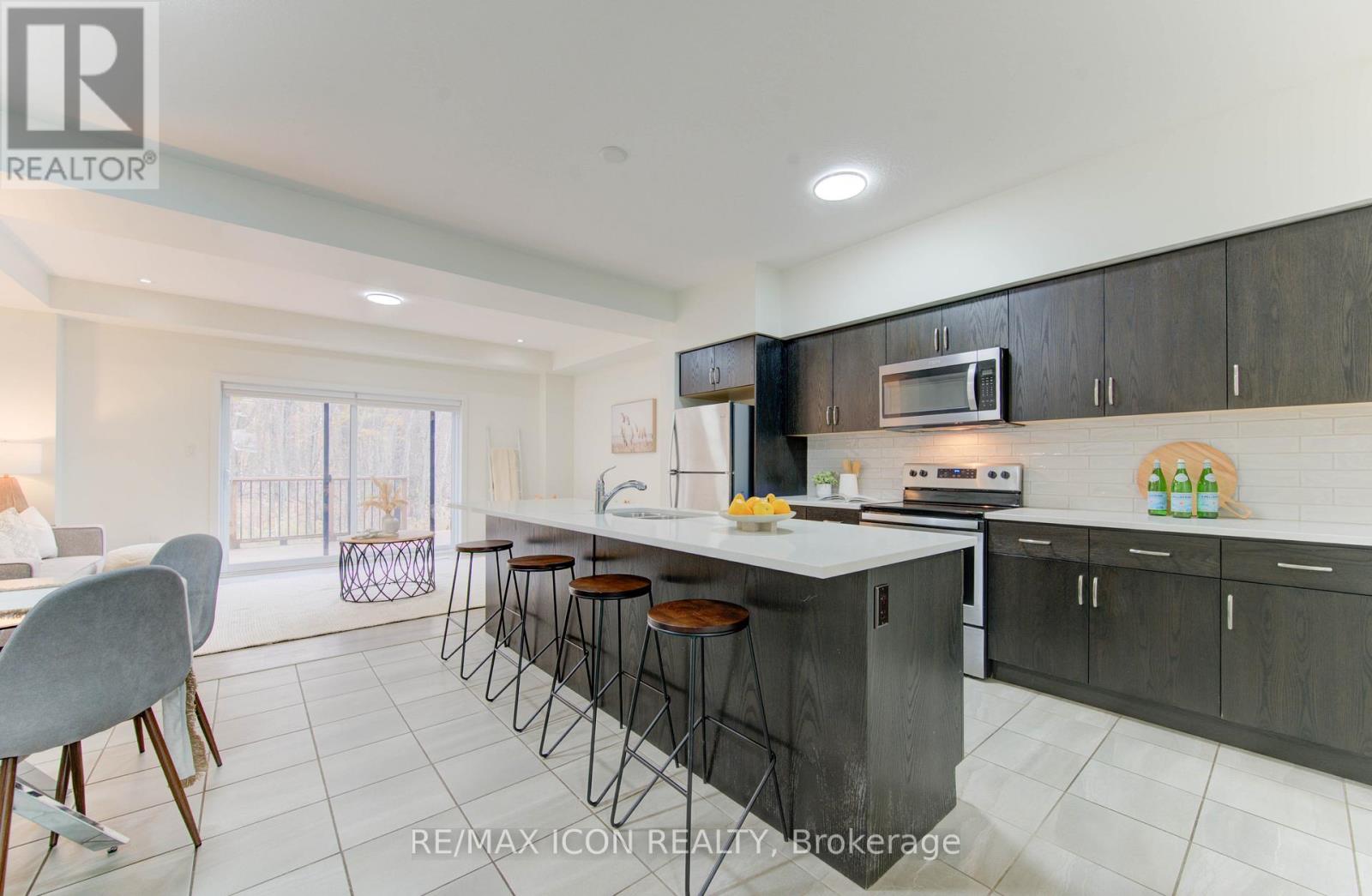 894 Robert Ferrie Drive, Kitchener, Ontario  N2R 0P2 - Photo 6 - X12541932