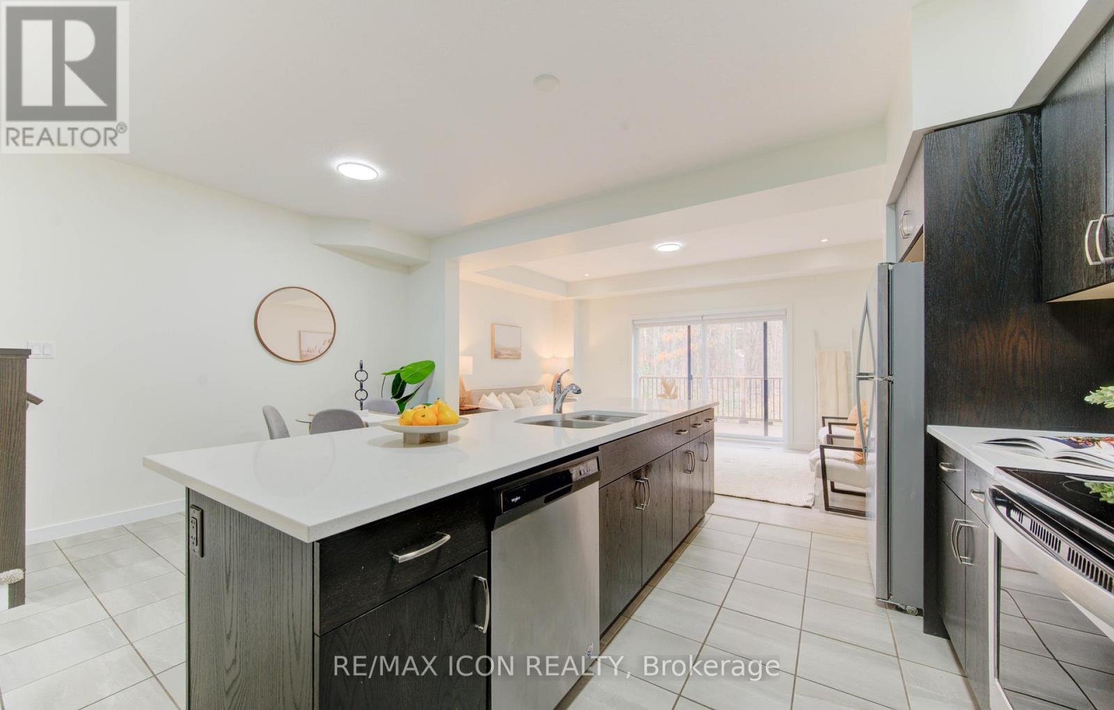 894 Robert Ferrie Drive, Kitchener, Ontario  N2R 0P2 - Photo 8 - X12541932