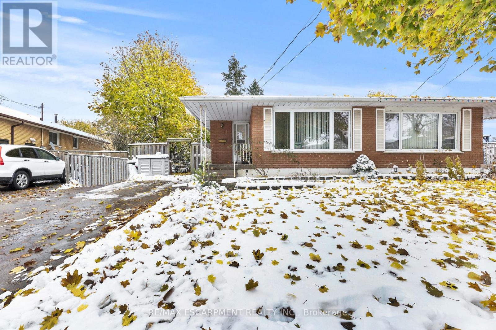 11 TORLAKE STREET, Hamilton, Ontario