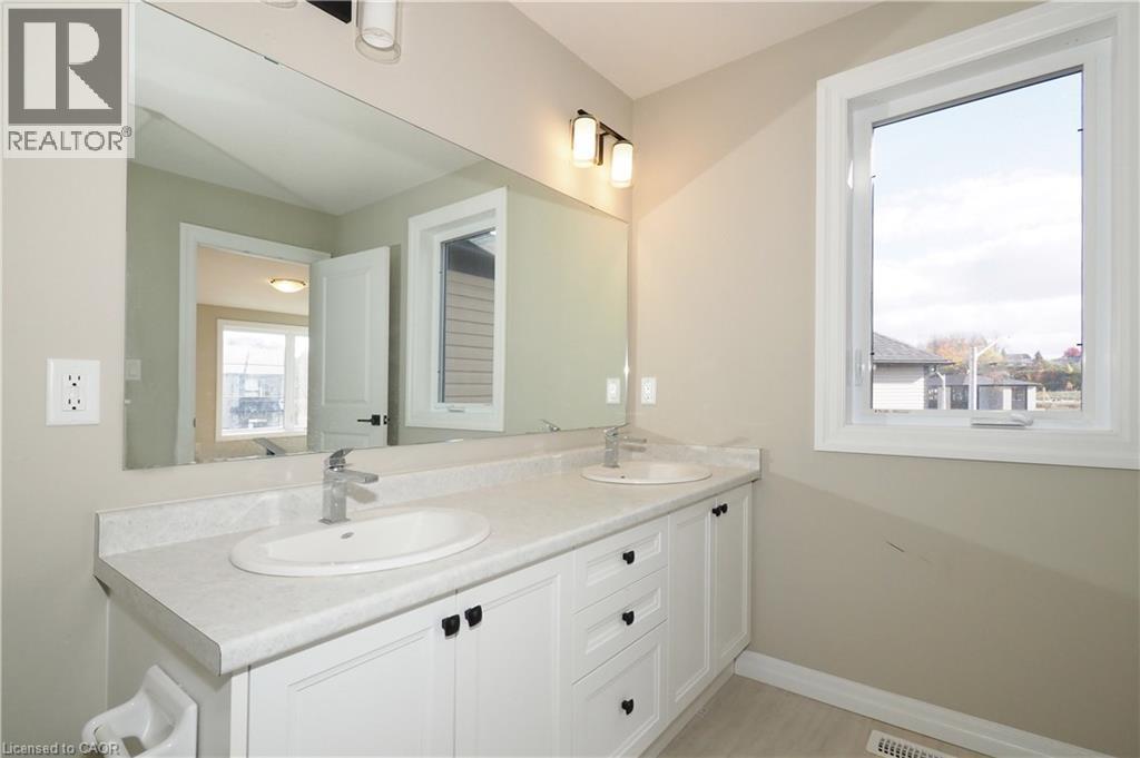 168 Otterbein Road, Kitchener, Ontario  N2B 0A8 - Photo 29 - 40780837