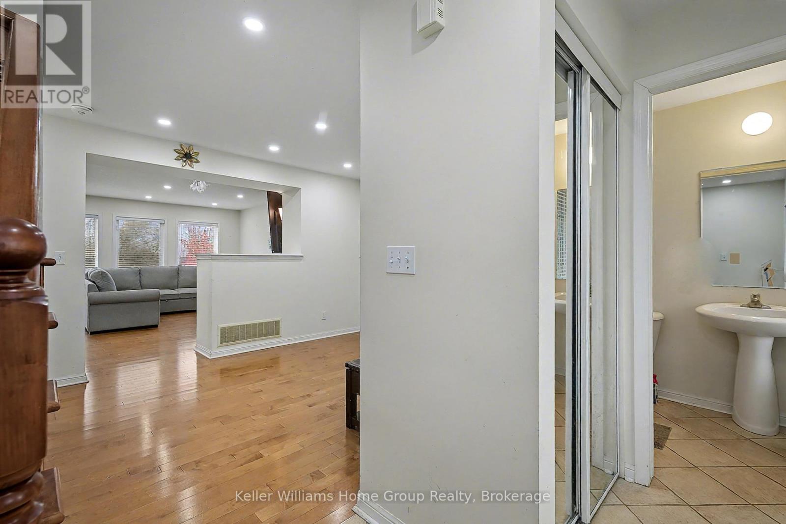 24 Baintree Way, Cambridge, Ontario  N1T 2H3 - Photo 5 - X12542092