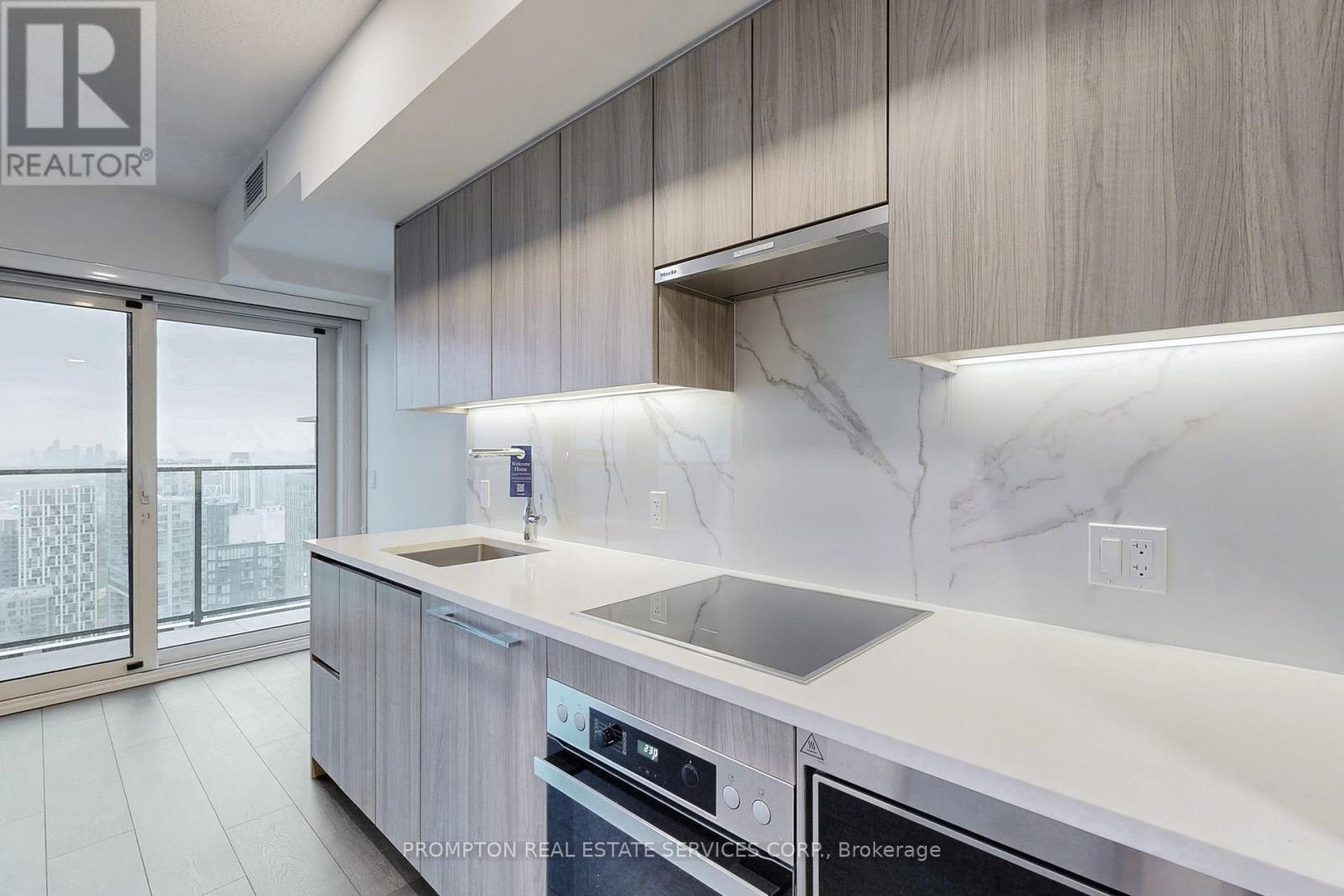 5212 - 3 Cityplace Way, Toronto, Ontario  M5V 0X4 - Photo 10 - C12480316