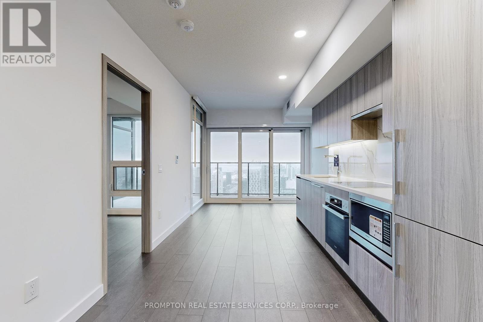 5212 - 3 Cityplace Way, Toronto, Ontario  M5V 0X4 - Photo 3 - C12480316