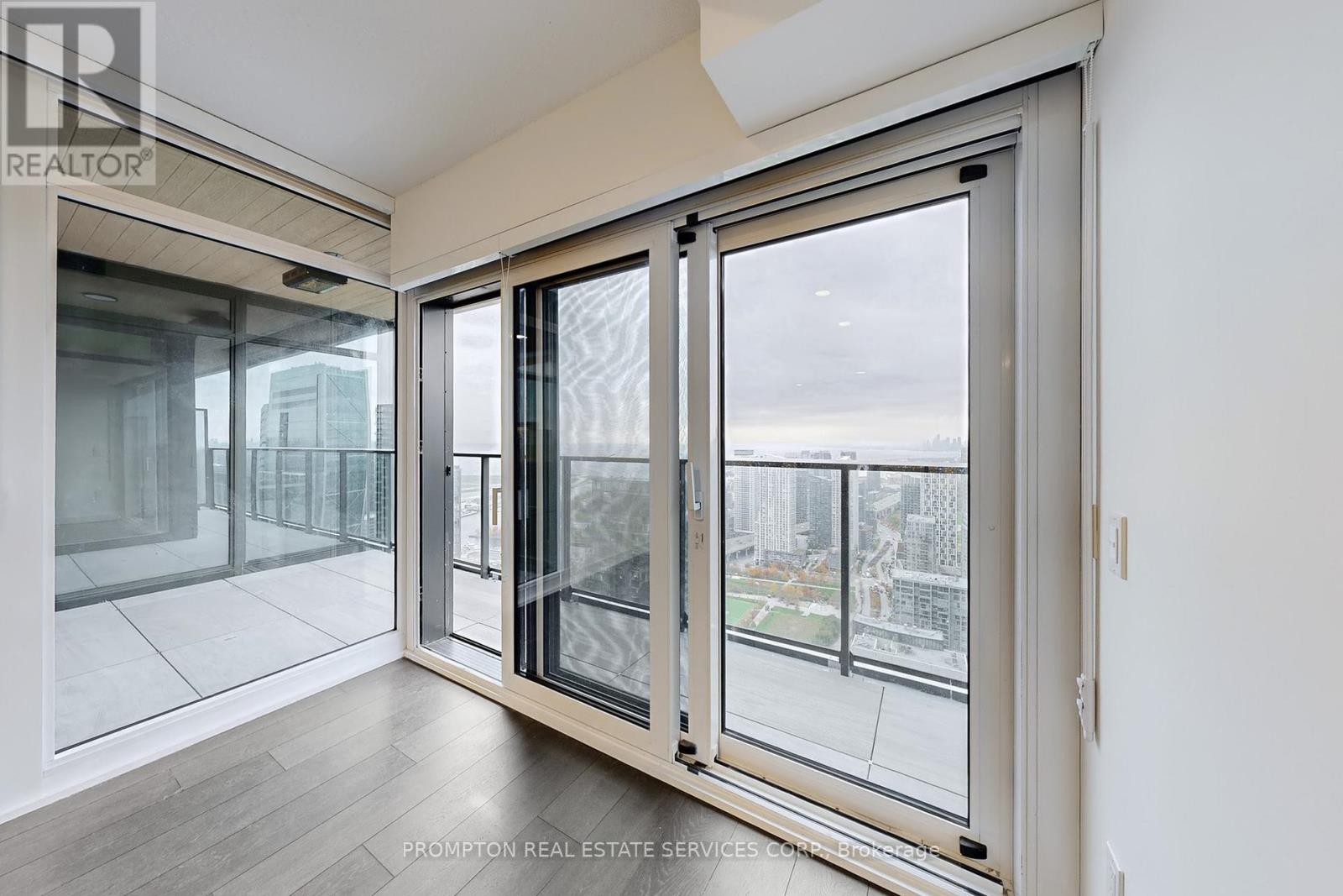 5212 - 3 Cityplace Way, Toronto, Ontario  M5V 0X4 - Photo 6 - C12480316