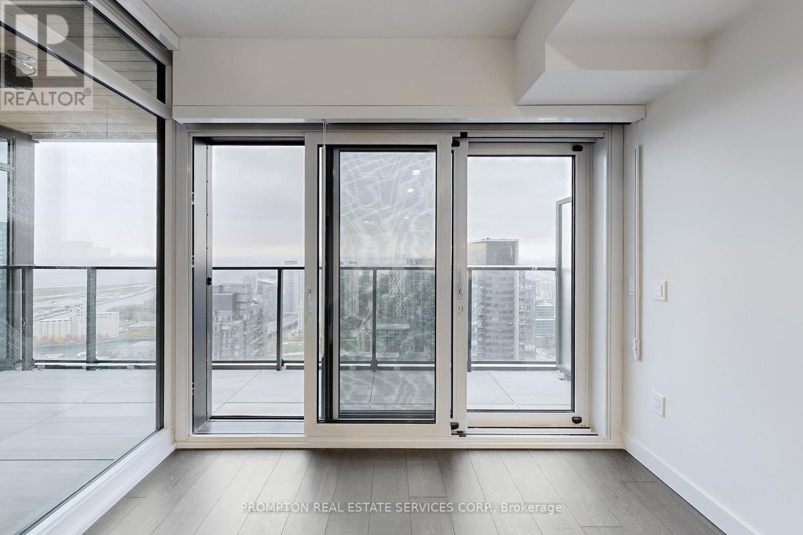 5212 - 3 Cityplace Way, Toronto, Ontario  M5V 0X4 - Photo 5 - C12480316