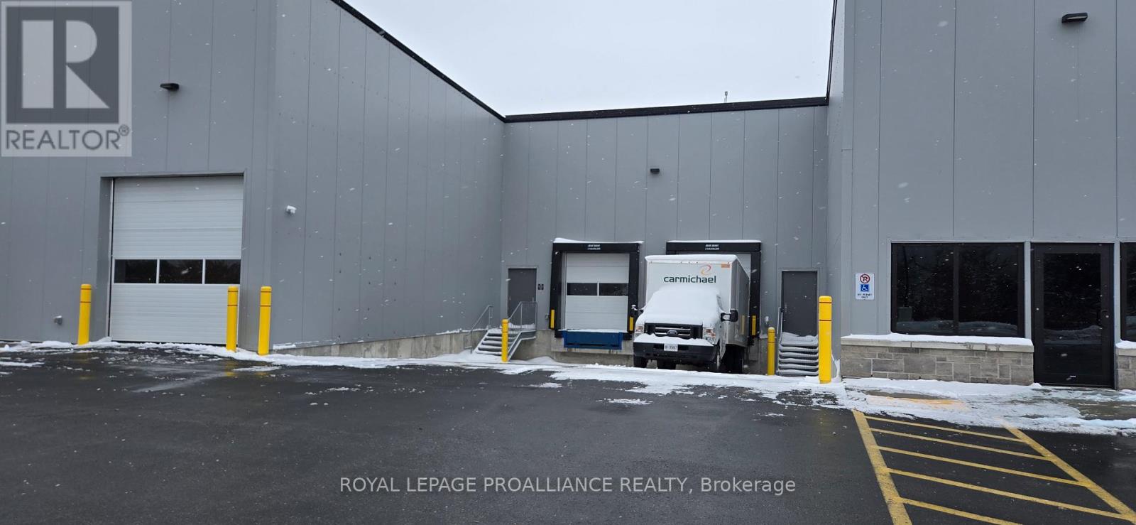 B - 296 University Avenue, Belleville, Ontario K8N 5S6 - Photo 6 - X12523590