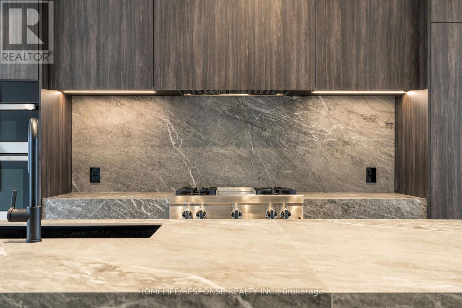 46b Lunness Road, Toronto, Ontario  M8W 4M4 - Photo 5 - W12481379