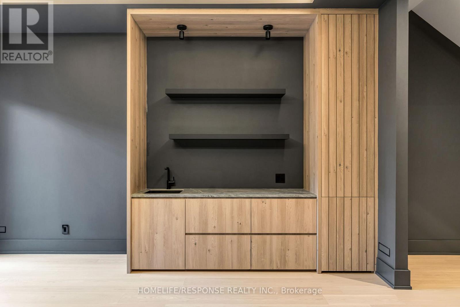 46b Lunness Road, Toronto, Ontario  M8W 4M4 - Photo 17 - W12481379