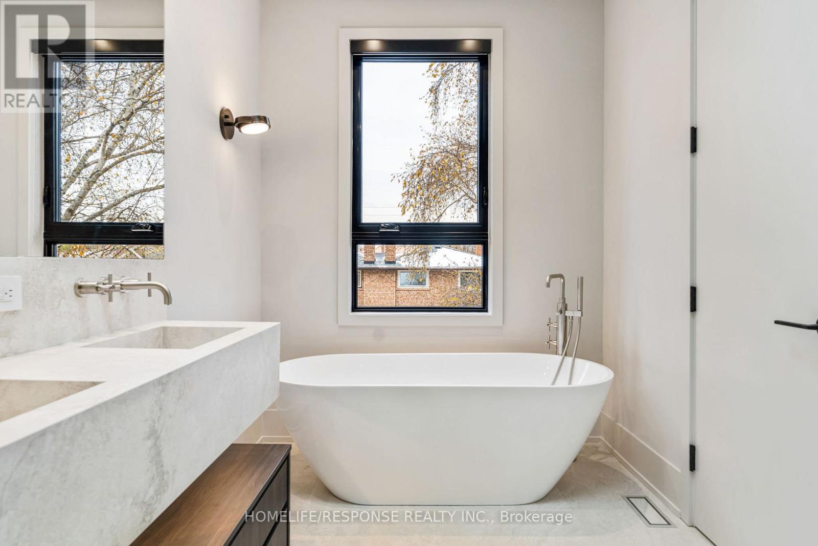 46b Lunness Road, Toronto, Ontario  M8W 4M4 - Photo 10 - W12481379