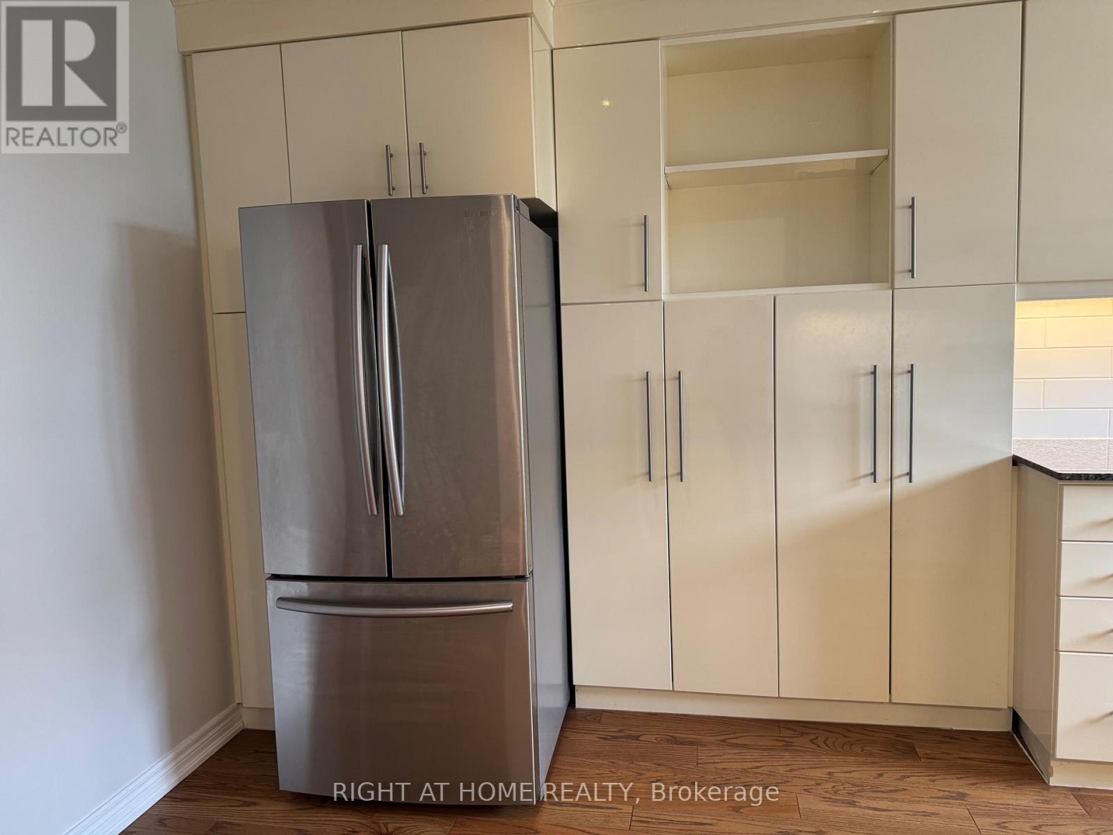 43 A - 5205 Glen Erin Drive, Mississauga, Ontario L5M 5N6 - Photo 6 - W12486723