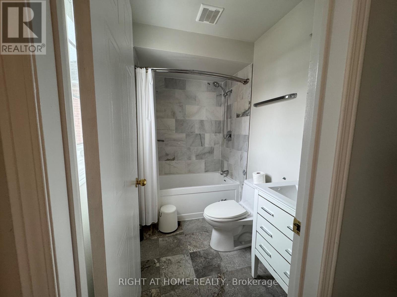 43 A - 5205 Glen Erin Drive, Mississauga, Ontario L5M 5N6 - Photo 14 - W12486723