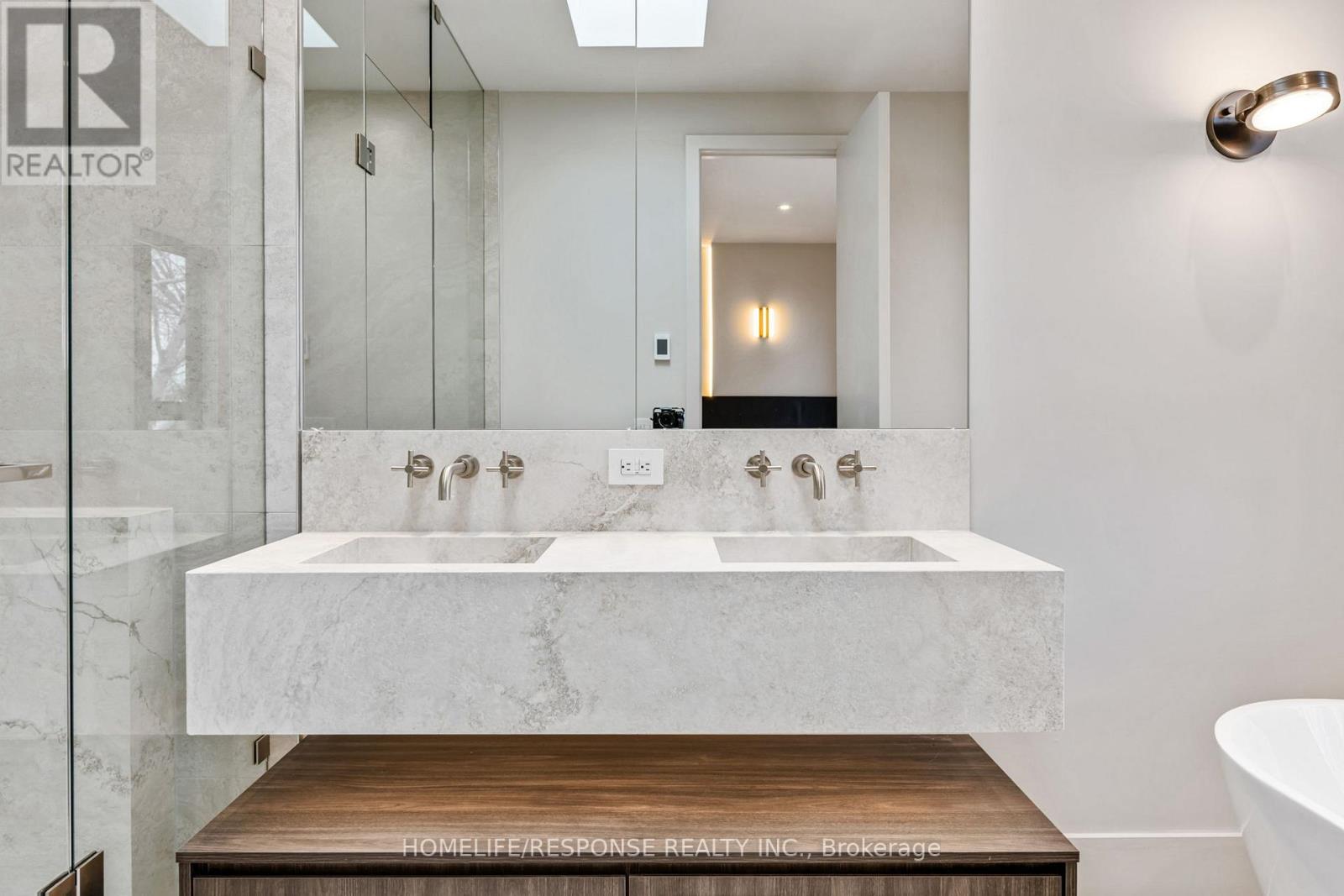 46b Lunness Road, Toronto, Ontario  M8W 4M4 - Photo 9 - W12481379