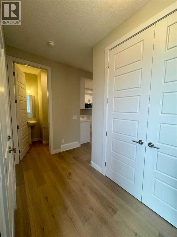 257 Waterford Way, Chestermere, Alberta  T1X 2Z9 - Photo 2 - A2208241