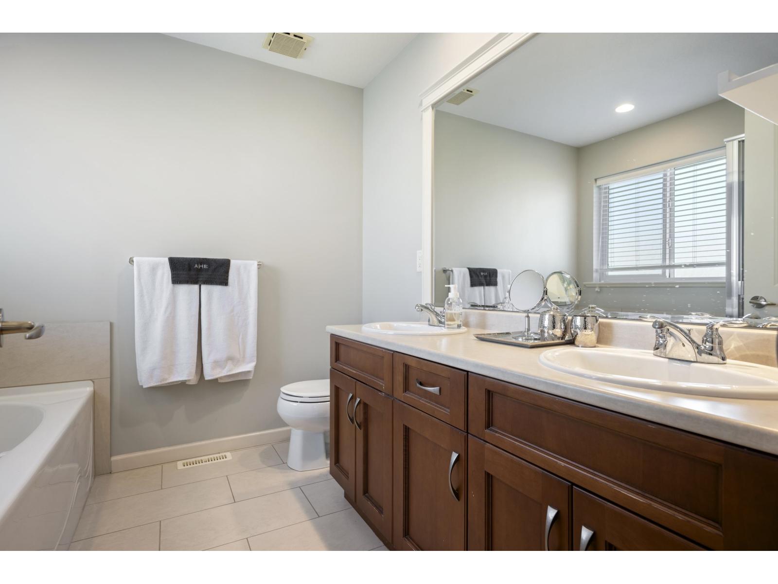 6867 208a Street, Langley, British Columbia  V2Y 0G2 - Photo 19 - R3061516