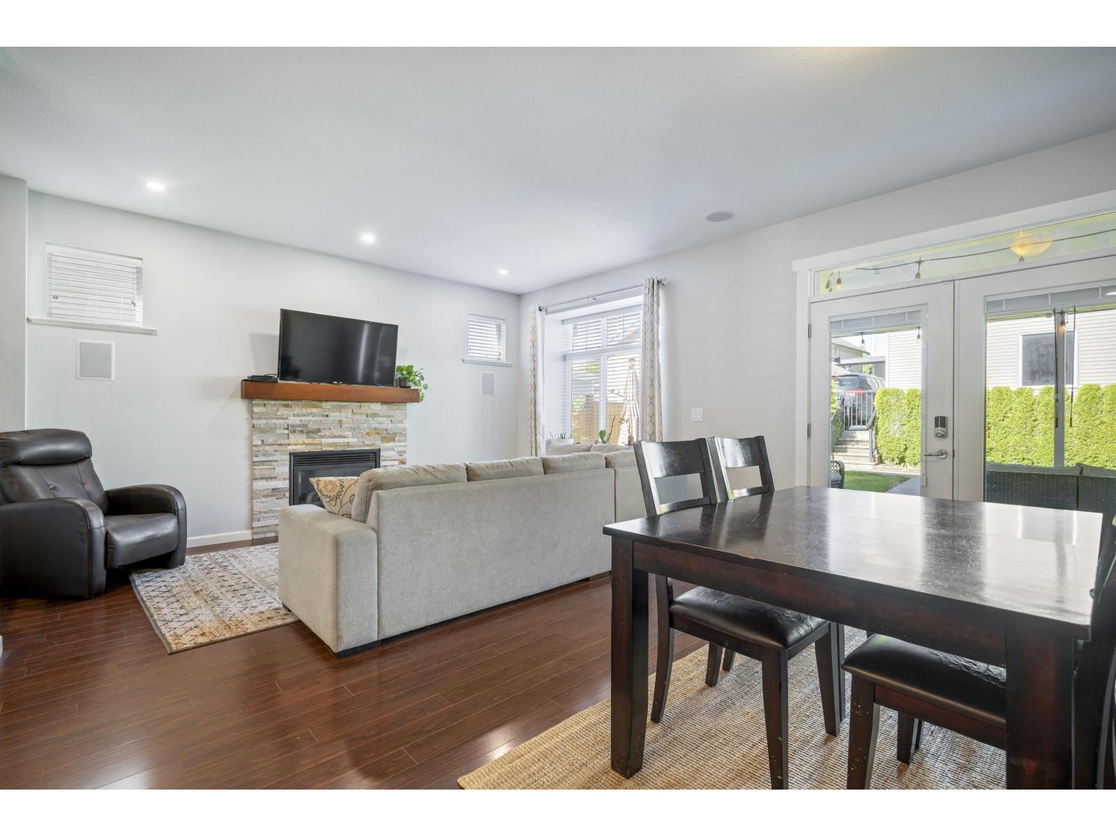 6867 208a Street, Langley, British Columbia  V2Y 0G2 - Photo 8 - R3061516