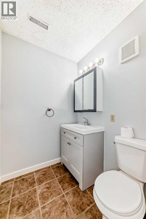 42 Pennsburg Way Se, Calgary, Alberta  T2A 2J5 - Photo 24 - A2259702