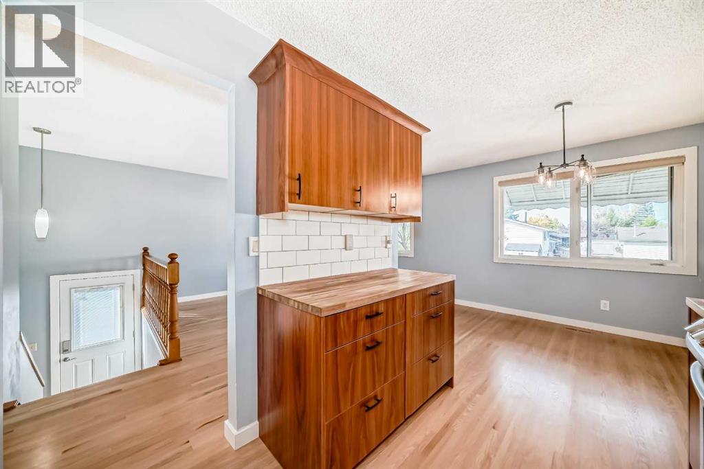 42 Pennsburg Way Se, Calgary, Alberta  T2A 2J5 - Photo 7 - A2259702