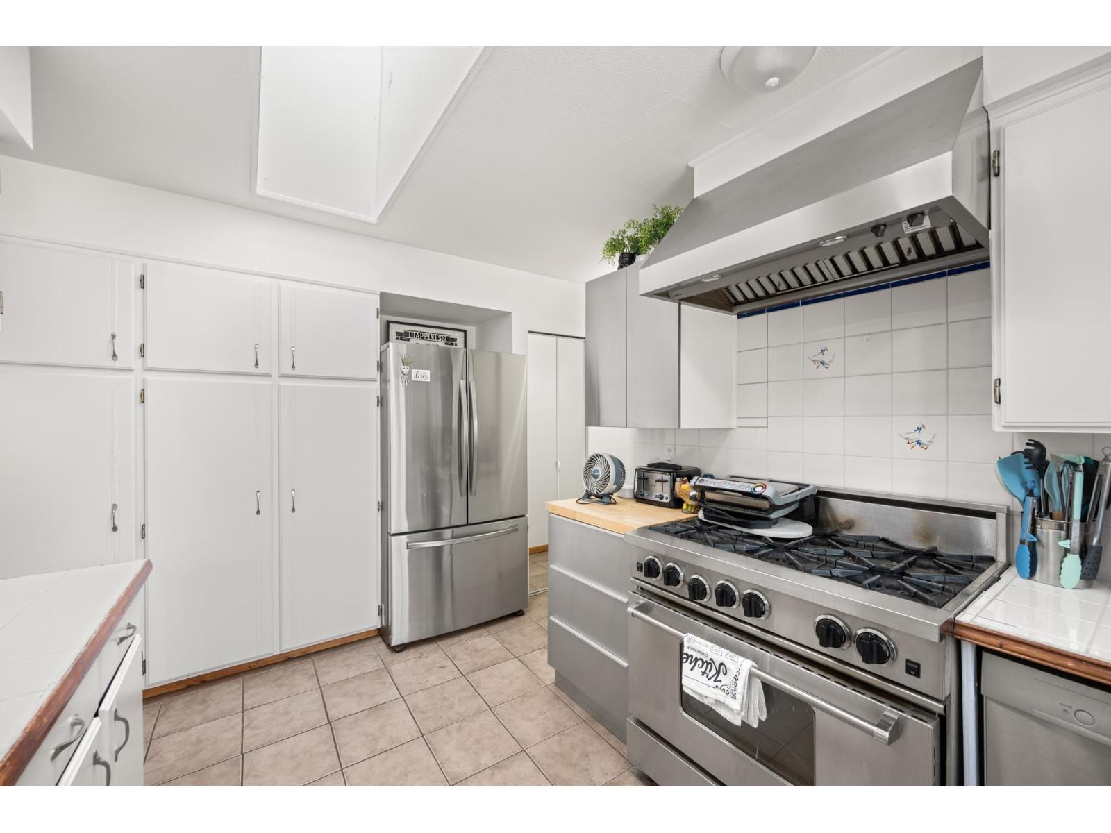 26871 58 Avenue, Langley, British Columbia  V4W 1V6 - Photo 4 - R3066819